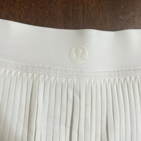 Lululemon Varsity HR pleated tennis skirt - Picture 4 of 7